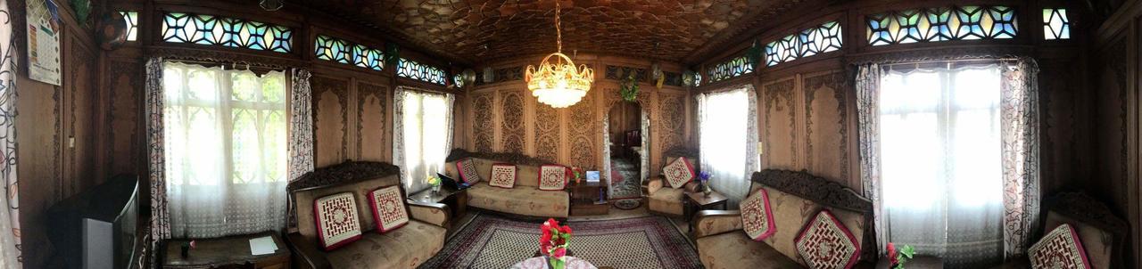 House Boat New Manora Bed & Breakfast Srīnagar Eksteriør bilde